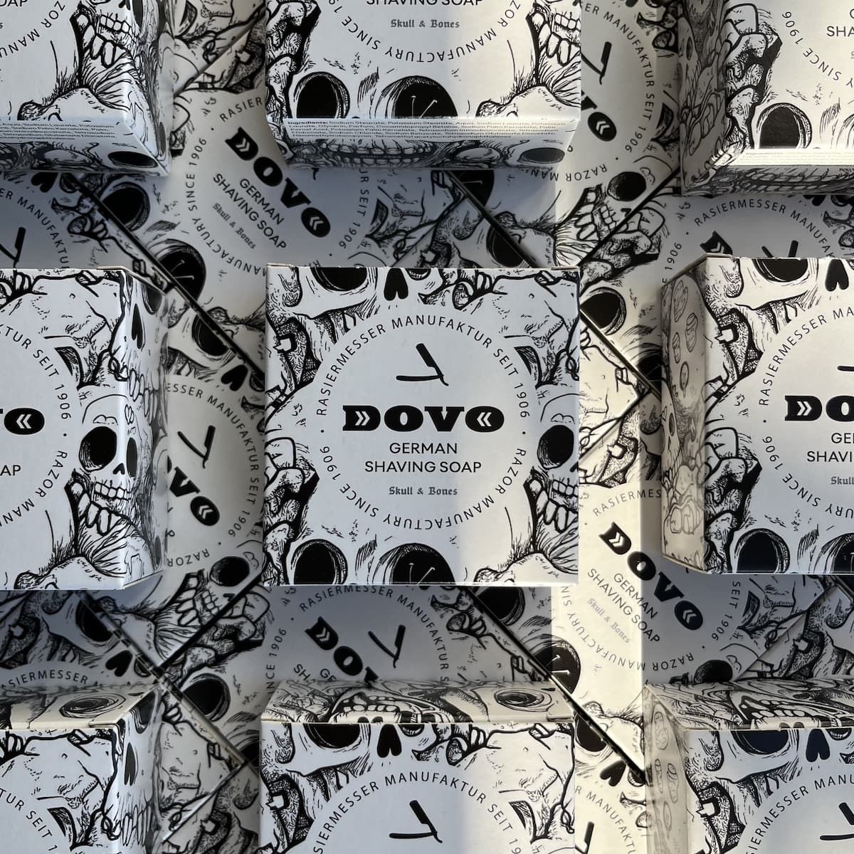 DOVO_Skull_Bones_Rasierseife_Shaving_Soap_150g_Germany