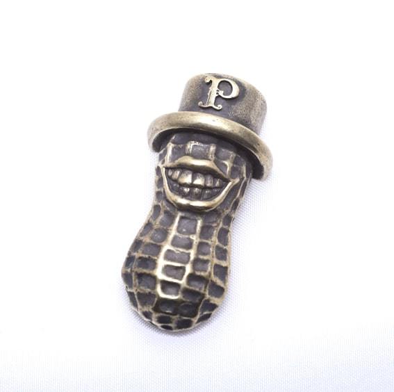 Peanuts_Company_Peanuts_Badge_yachimata_Japan