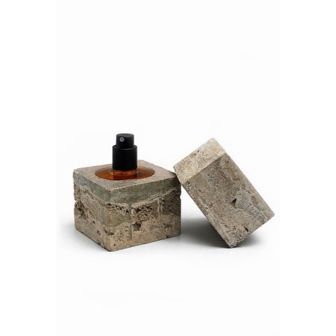 Kanchaveli_Bidzina_Niche_Perfume_WHITE_Dice_Eau_de_Parfum_Concrete_Berlin