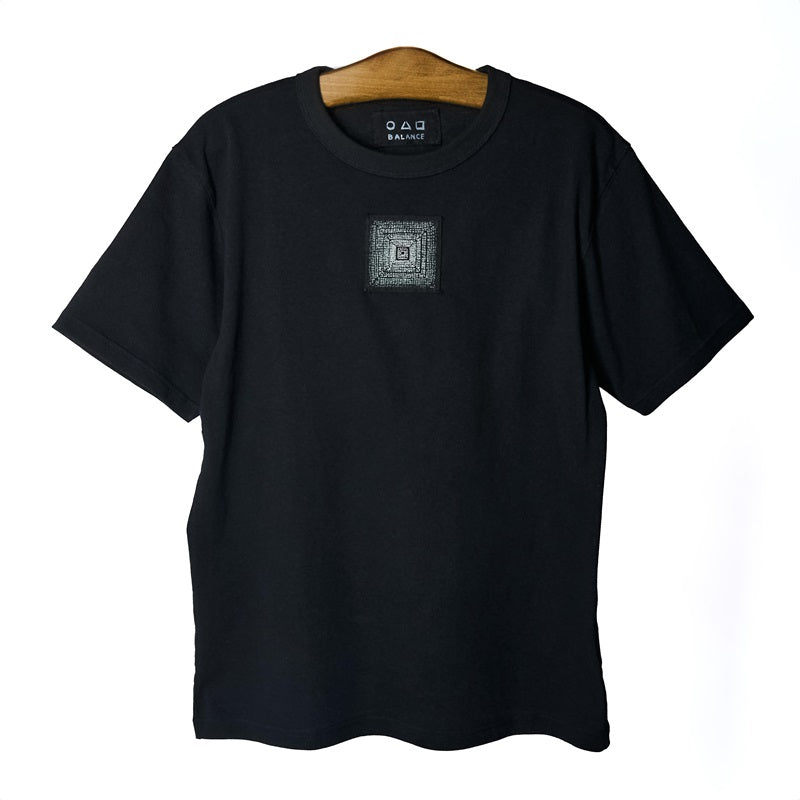 Yurika_Saito_T-Shirt_Balance_Square_Black_Soul_Objects_Berlin_Tokyo