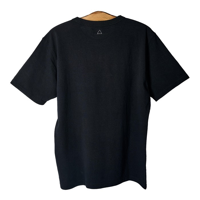 Yurika_Saito_T-Shirt_Balance_Triangle_Black_Soul_Objects_Berlin_Tokyo_Webshop