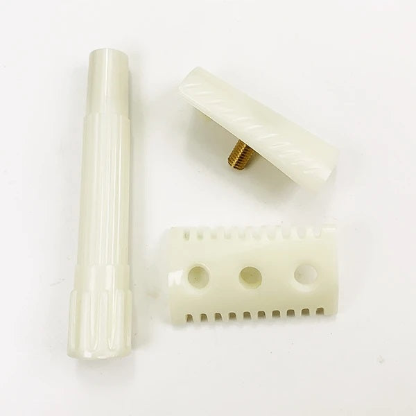 El_Fantasma_Fasan_Open_Comb_Slant_Razor_FASAN_Phoenix_Shaving