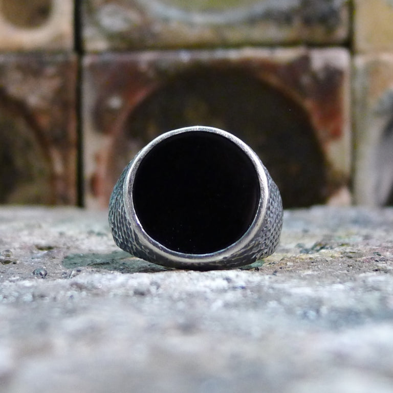 Ell Silver Knurled Round 925 Silber Ring mit einem Onix 