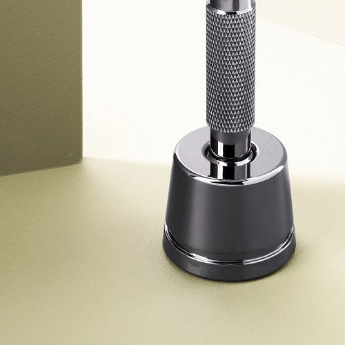 Rockwell_Ständer_Rasierer_Razor_stand_Gunmetal_Chrome