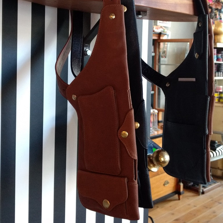 The Nielsen Way - En Nielsen leather holster travel gear